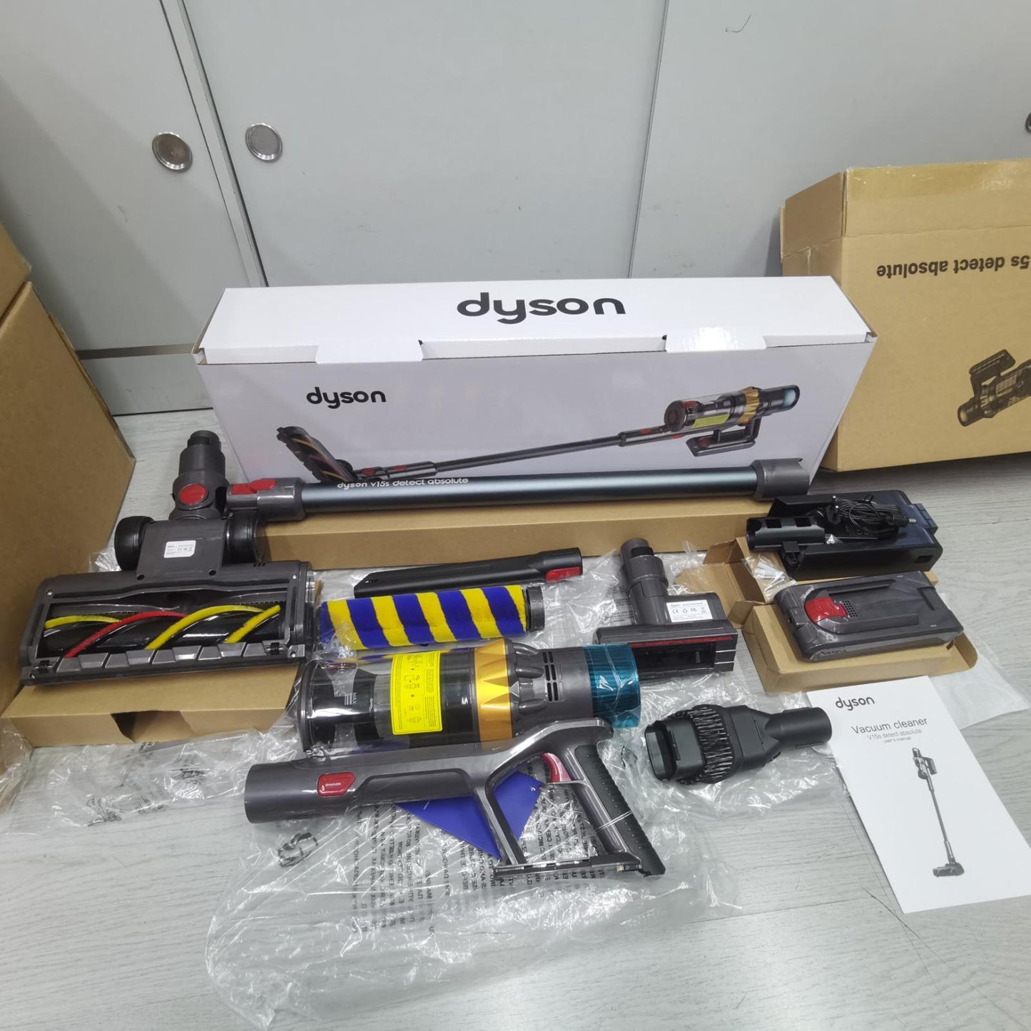 Dyson V15 Detect Absolute