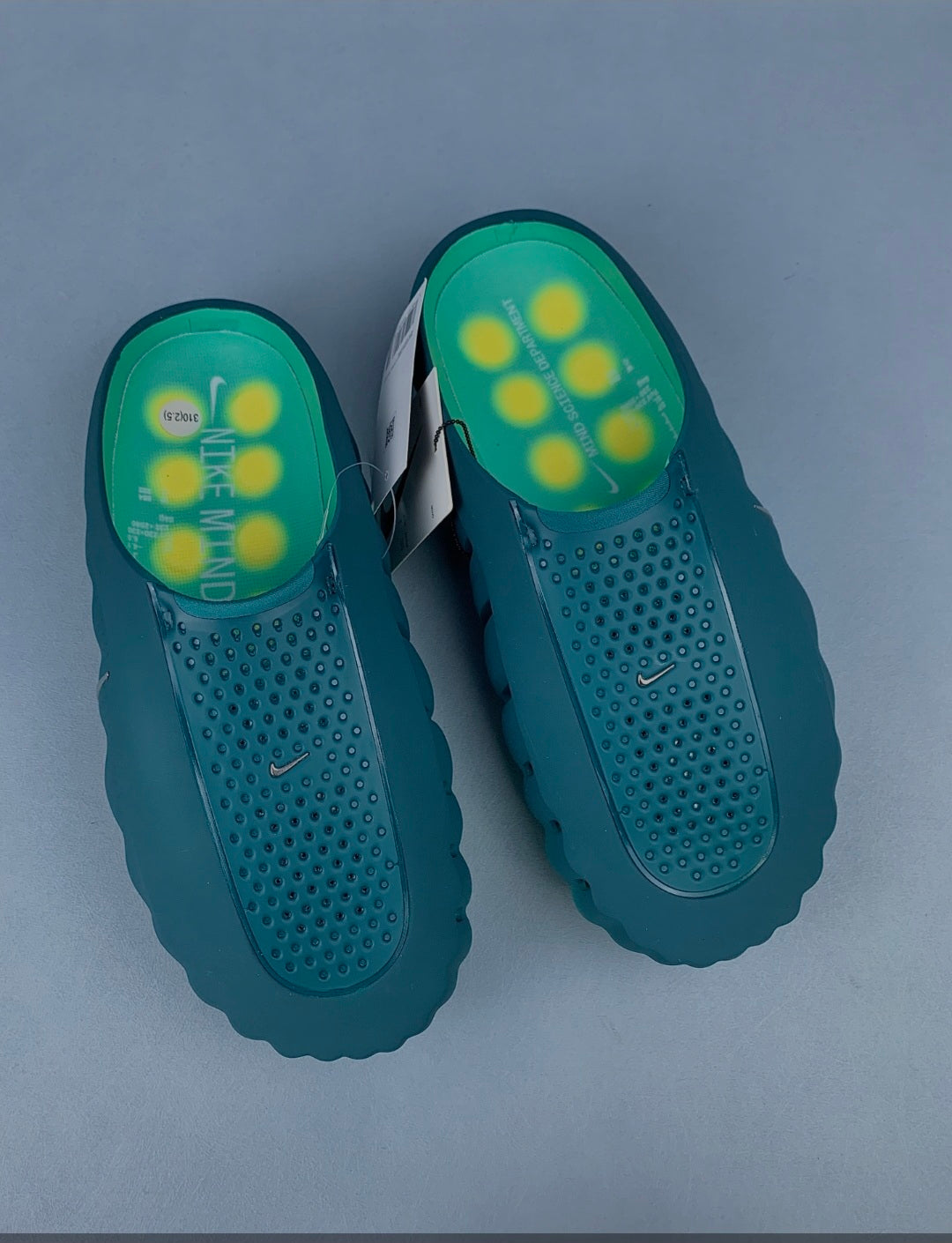 Nike Mind 001