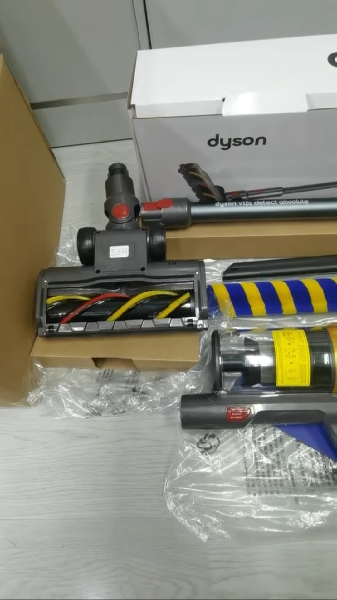 Dyson V15 Detect Absolute