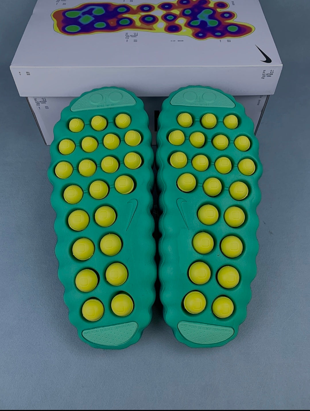 Nike Mind 001